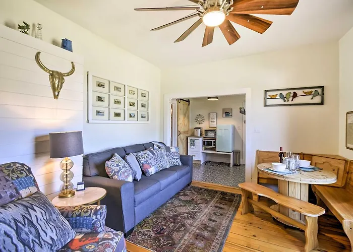 Sturgeon Bay Retreat Near Downtown And Sunset Park!