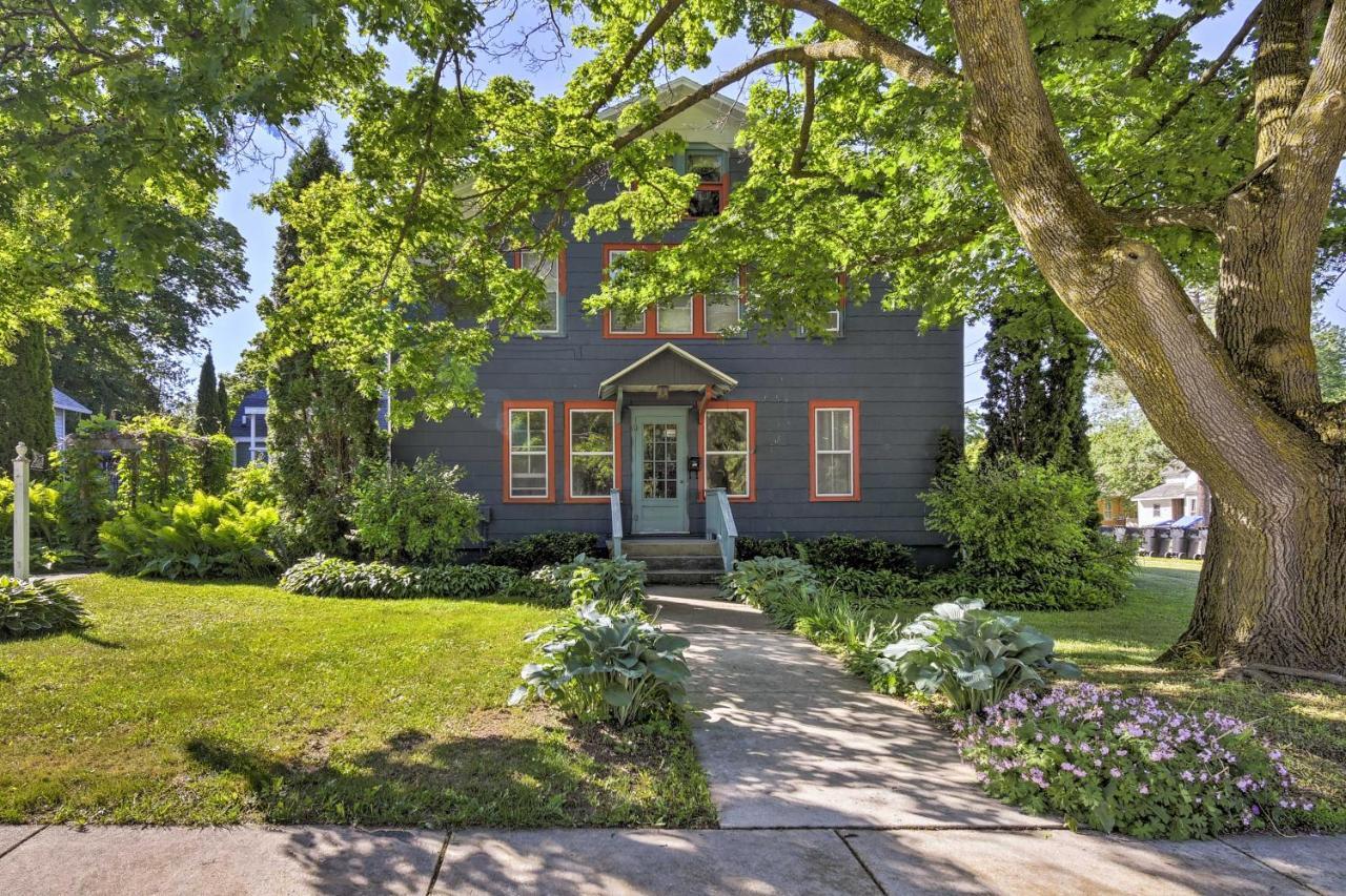 Retreat Near Downtown And Sunset Park! Sturgeon Bay